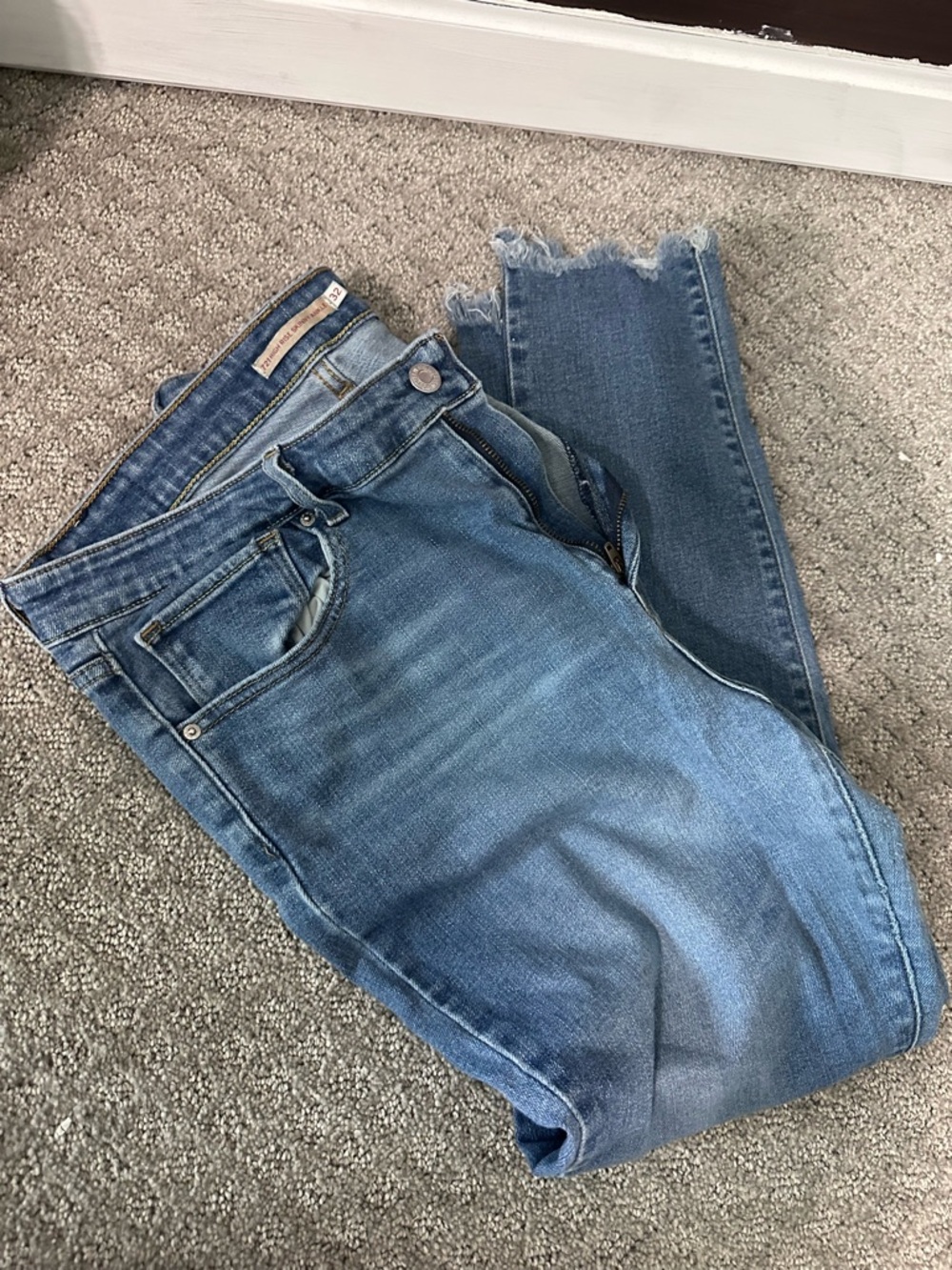 Levi's Light Blue Cropped Raw-Hem Skinny Jeans